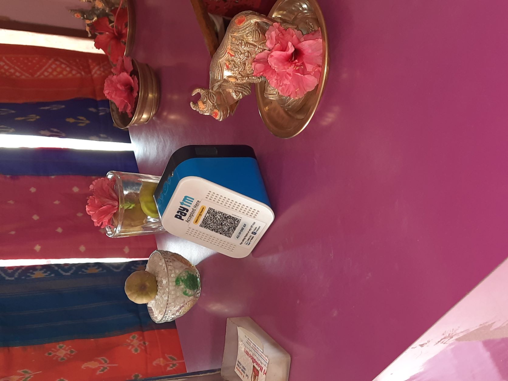 Figure 3. A Paytm speaker used in a cloth store in Pochampally