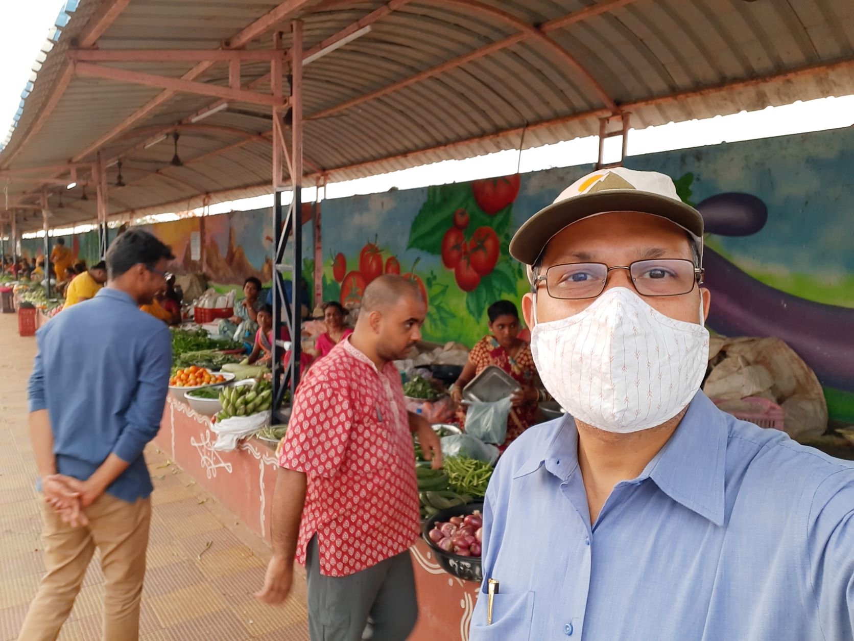 Figure 4. A cash-only vegetable market. Photo credit: Debashis Acharya.